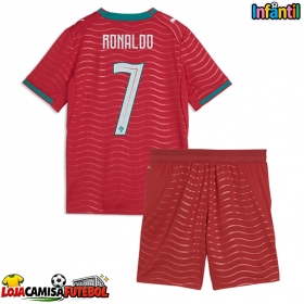 Camisa de Futebol Portugal Cristiano Ronaldo #7 Equipamento Principal Infantil Mundo 2026 Manga Curta (+ Calças curtas)